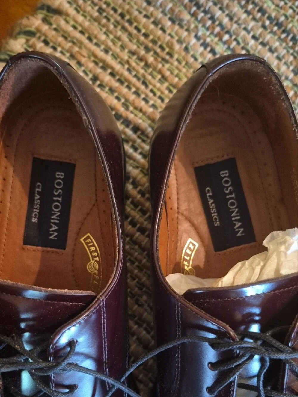 Bostonian polished burgundy